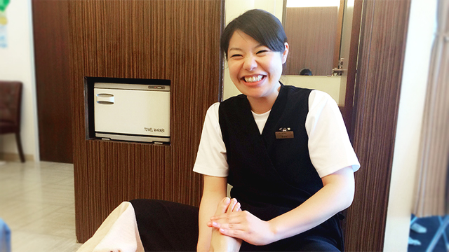 那覇エアポート店 店長 照喜名 南良1